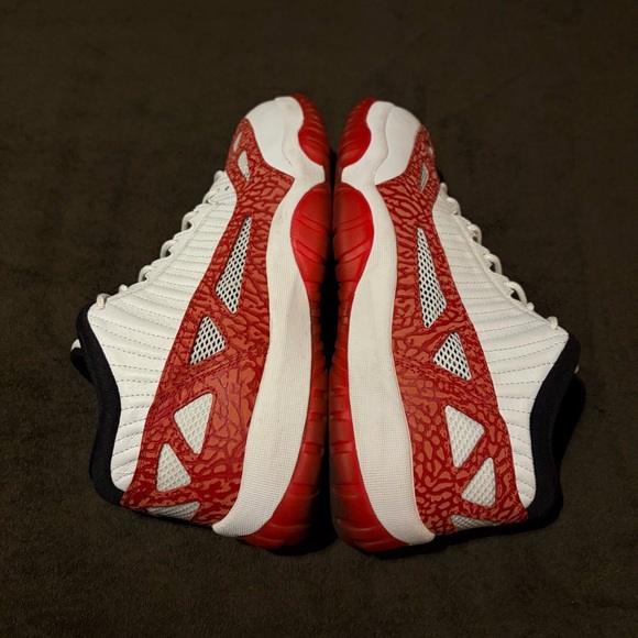 Jordan 11 Low IE \'Chicago\' main image 9